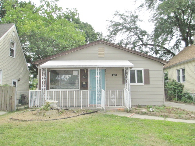 637 W Kalama Ave, Madison Heights, MI 48071 