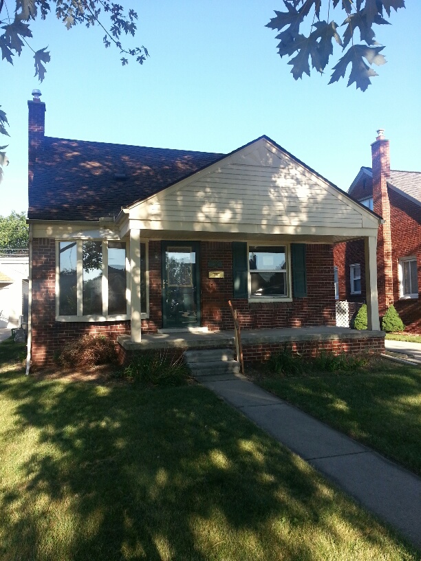 9856 Becker Ave, Allen Park, MI 48101 
