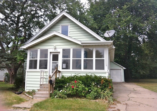 105 Morrell St, Yale, MI 48097 