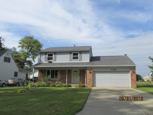 2782 Regency Dr, Lake Orion, MI 48359 