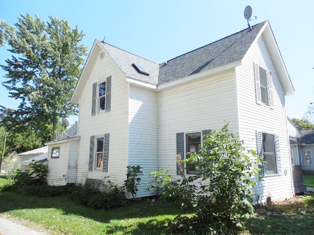 208 N Walker St, Capac, MI 48014 