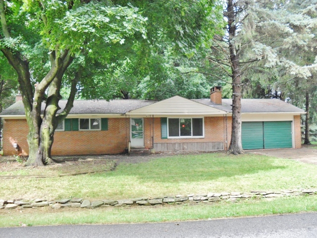 1809 Hollingsworth Dr, Commerce Township, MI 48390 