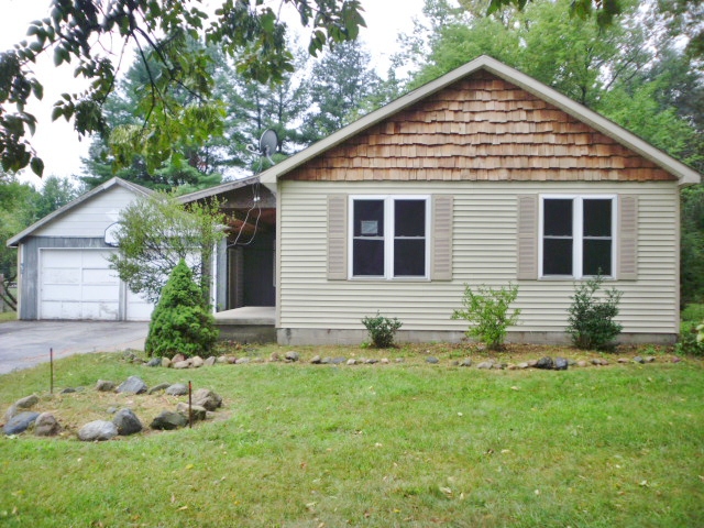 2321 N Smith St, Sanford, MI 48657 