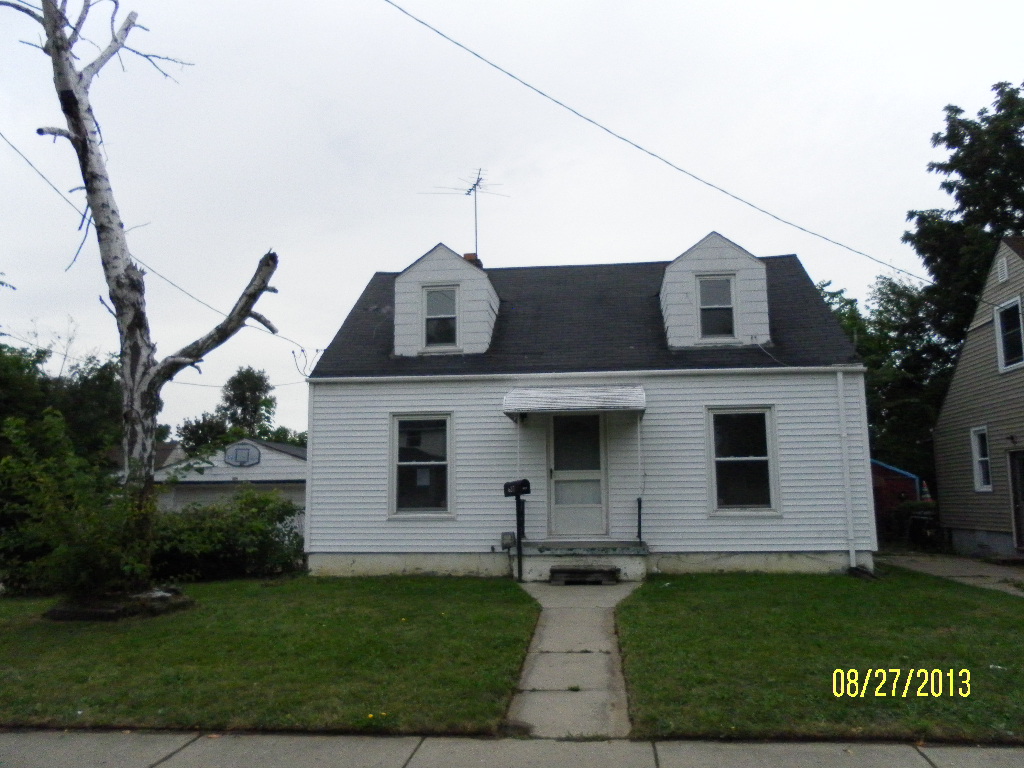 637 W Atherton Rd, Flint, MI 48507 