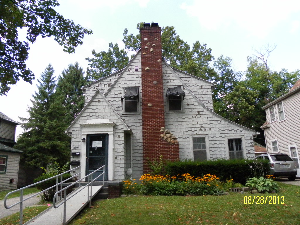 2516 Thomas St, Flint, MI 48504 