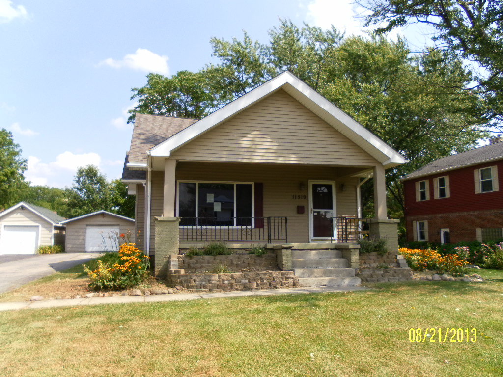 11519 Schram Street, Grand Blanc, MI 48439 