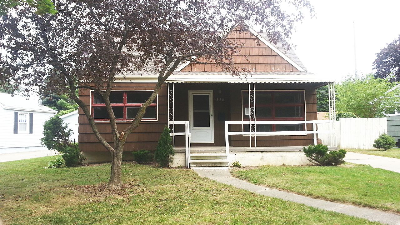820 Southwood Dr, Fenton, MI 48430 