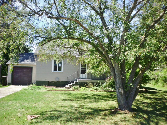 938 S Poseyville Rd, Midland, MI 48640 