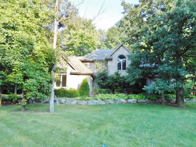 1306 Kings Pointe Rd, Grand Blanc, MI 48439 