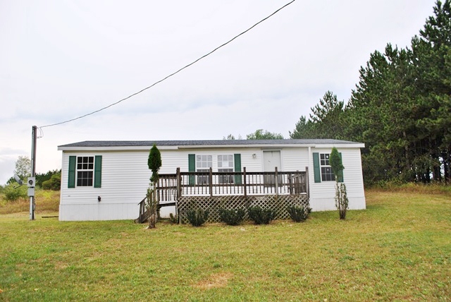 10849 N Vandecar Rd, Farwell, MI 48622 