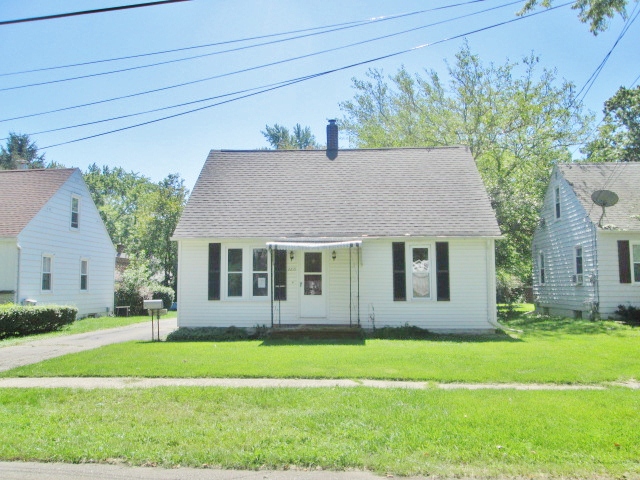 2215 Hazel Ave, Kalamazoo, MI 49008 