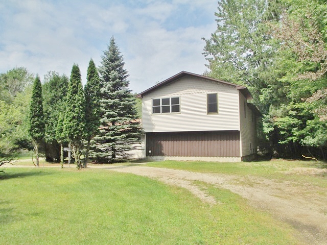 5746 Chaison 23.5 Rd, Gladstone, MI 49837 