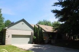 6093 Rosewood Pkwy, White Lake, MI 48383 