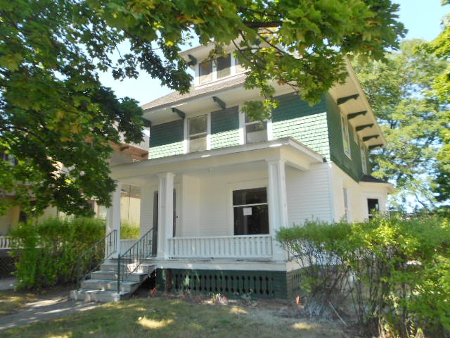803 Howard St, Port Huron, MI 48060 