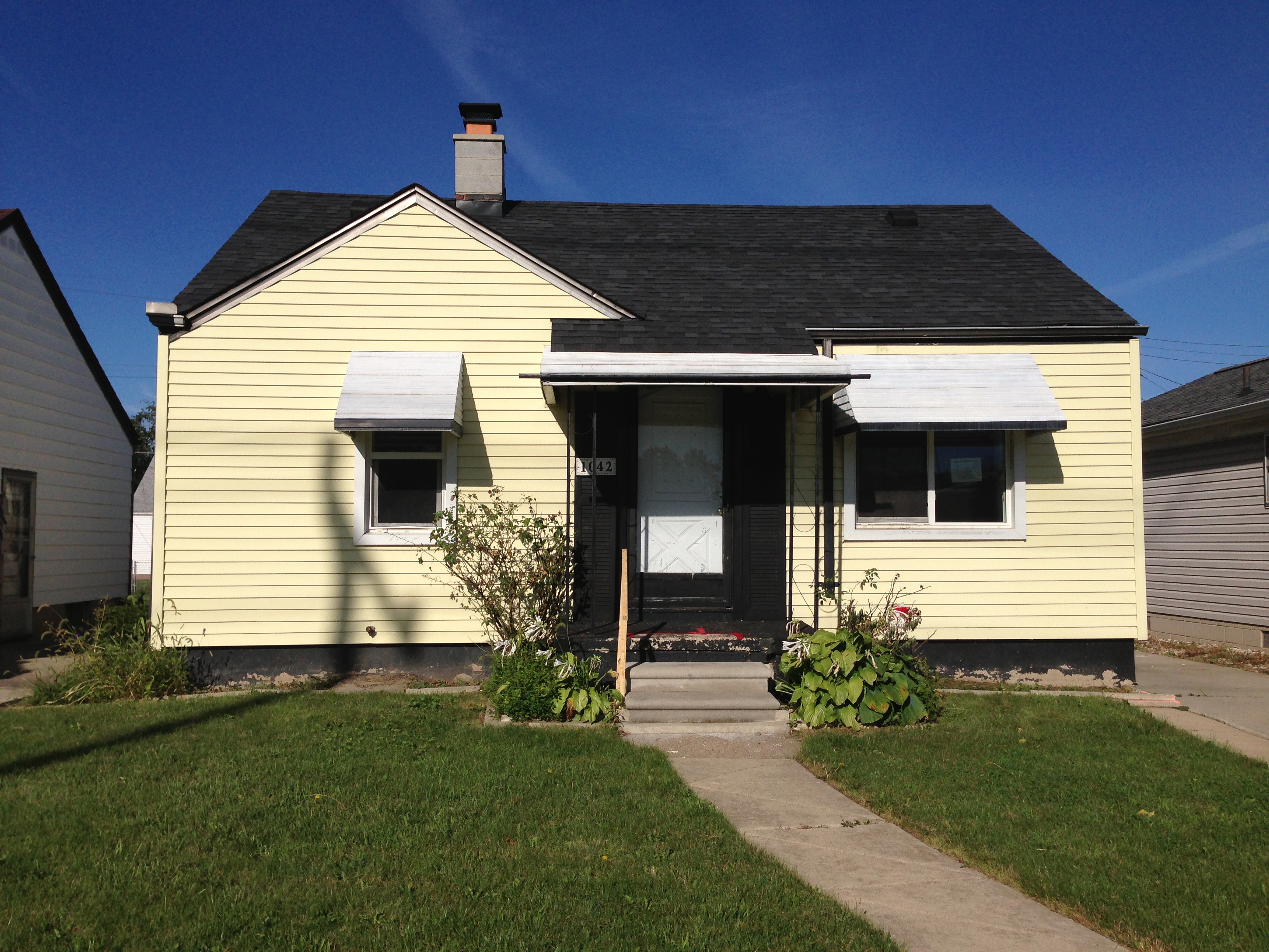 1042 Electric St, Wyandotte, MI 48192 
