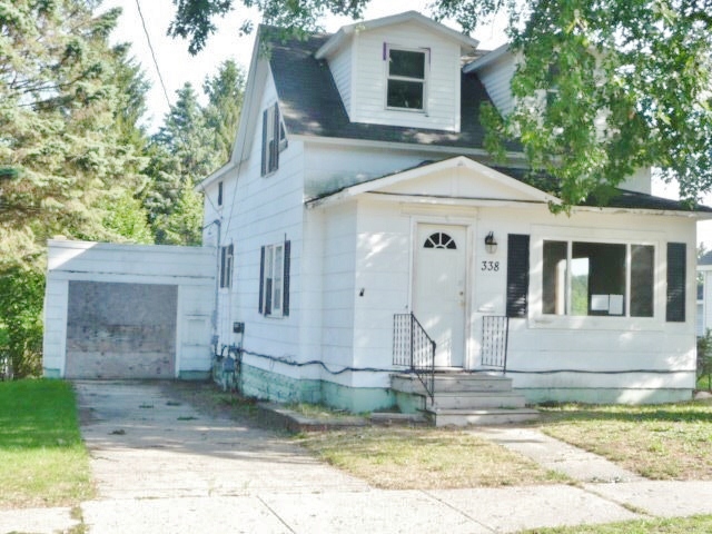 338 Marble St, Cadillac, MI 49601 