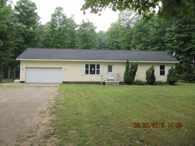 1078 Beacon Square Ln, Gaylord, MI 49735 