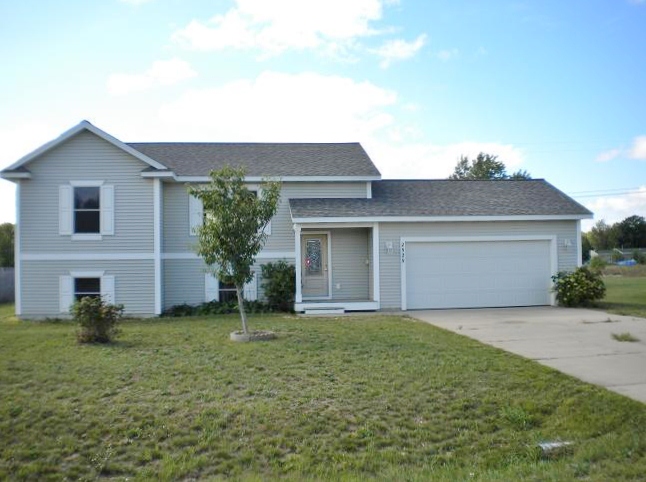 2529 Woodcock Ln, Traverse City, MI 49685 