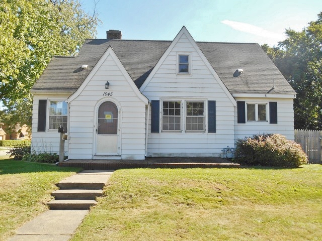 1045 Ireland Ave, Muskegon, MI 49441 