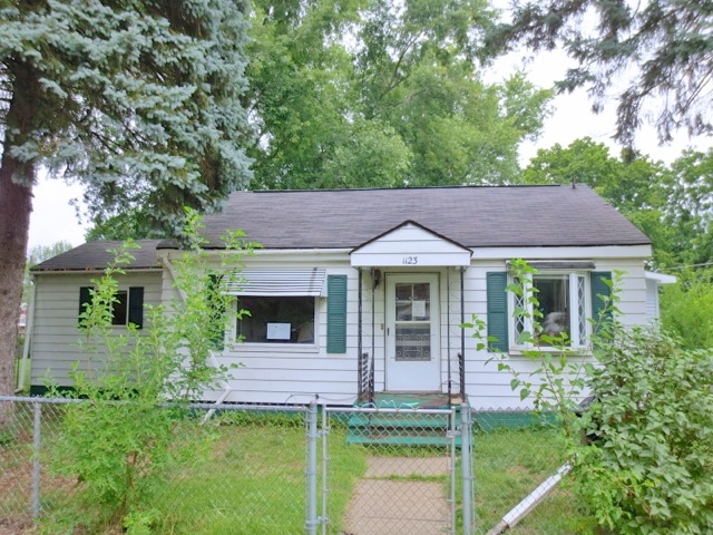 1123 Ferry St, Niles, MI 49120 