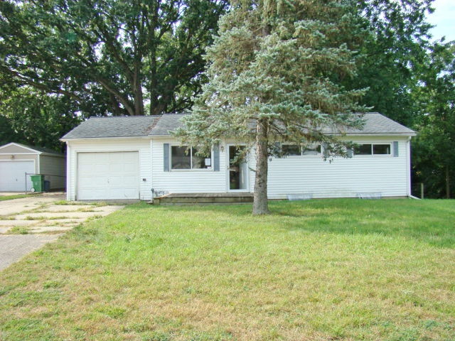 1019 Frisbie Blvd, Springfield, MI 49037 