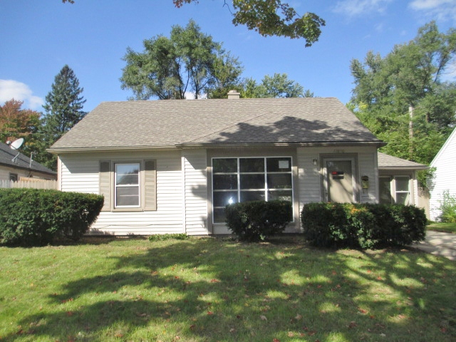 12850 Saratoga St, Oak Park, MI 48237 