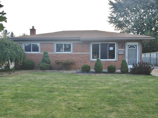 31420 Gardendale Dr, Warren, MI 48088 