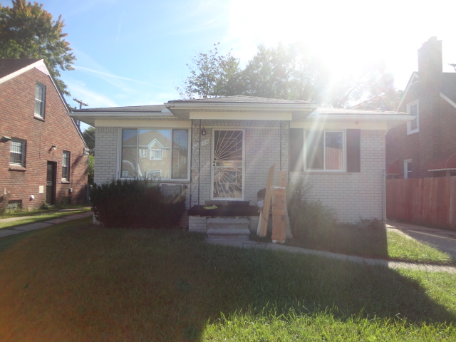 18248 Murray Hill, Detroit, MI 48235 