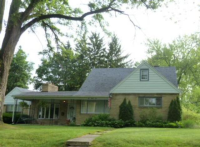 641 N Dexter Dr, Lansing, MI 48910 