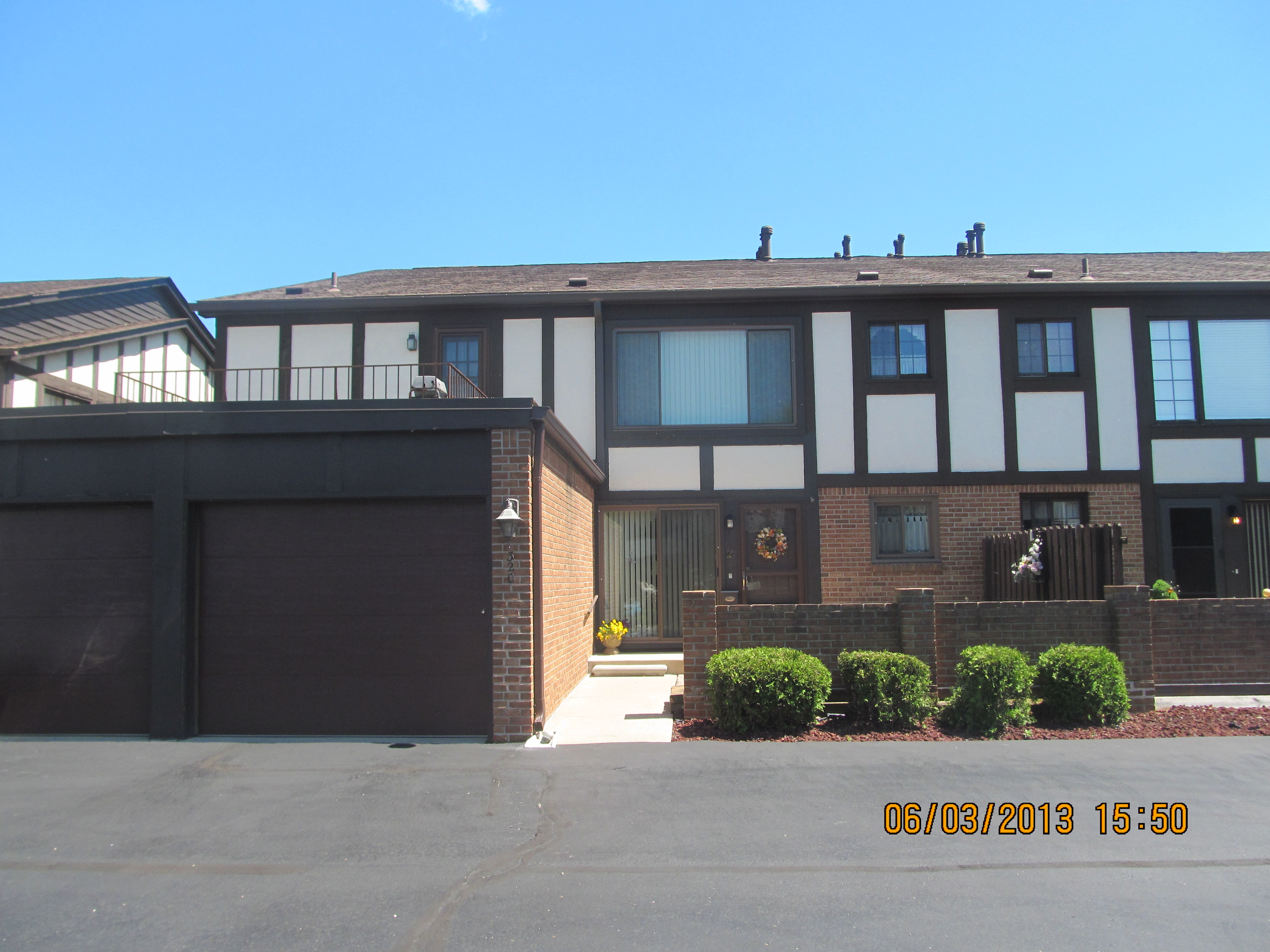 305 Country Club Dr Unit 23, St Clair Shores, MI 48082 