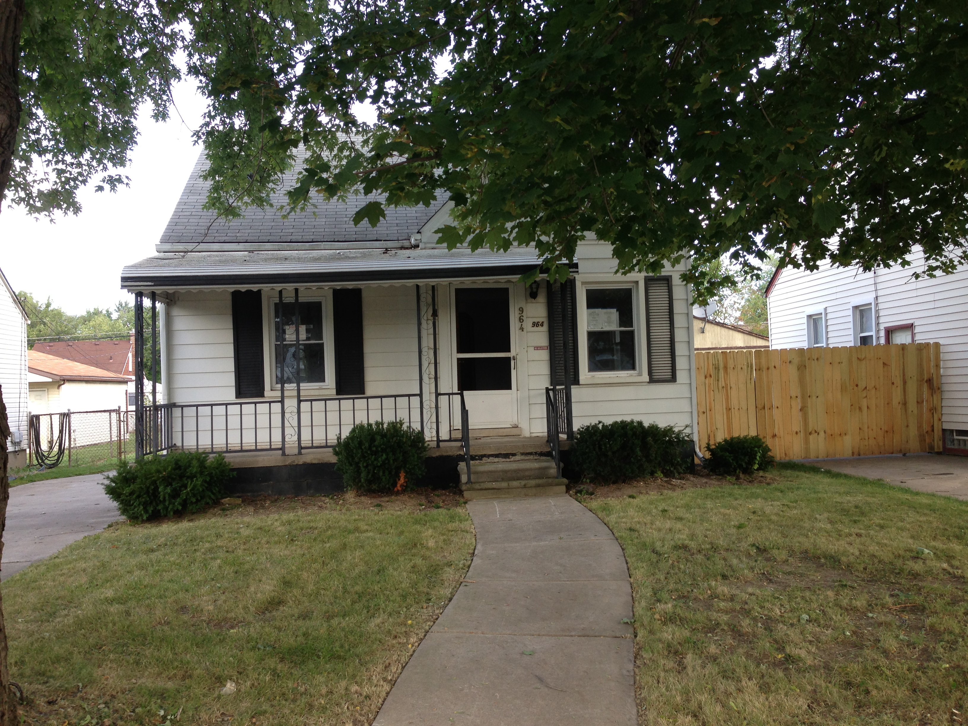 964 Saint Johns Blvd, Lincoln Park, MI 48146 
