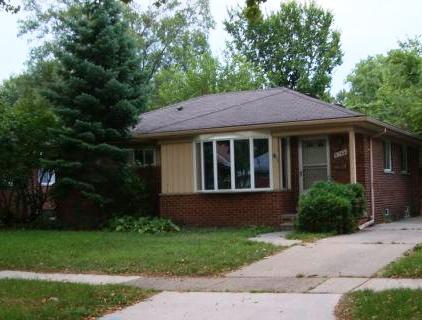 8749 Woodside Park Drive, Oak Park, MI 48237 