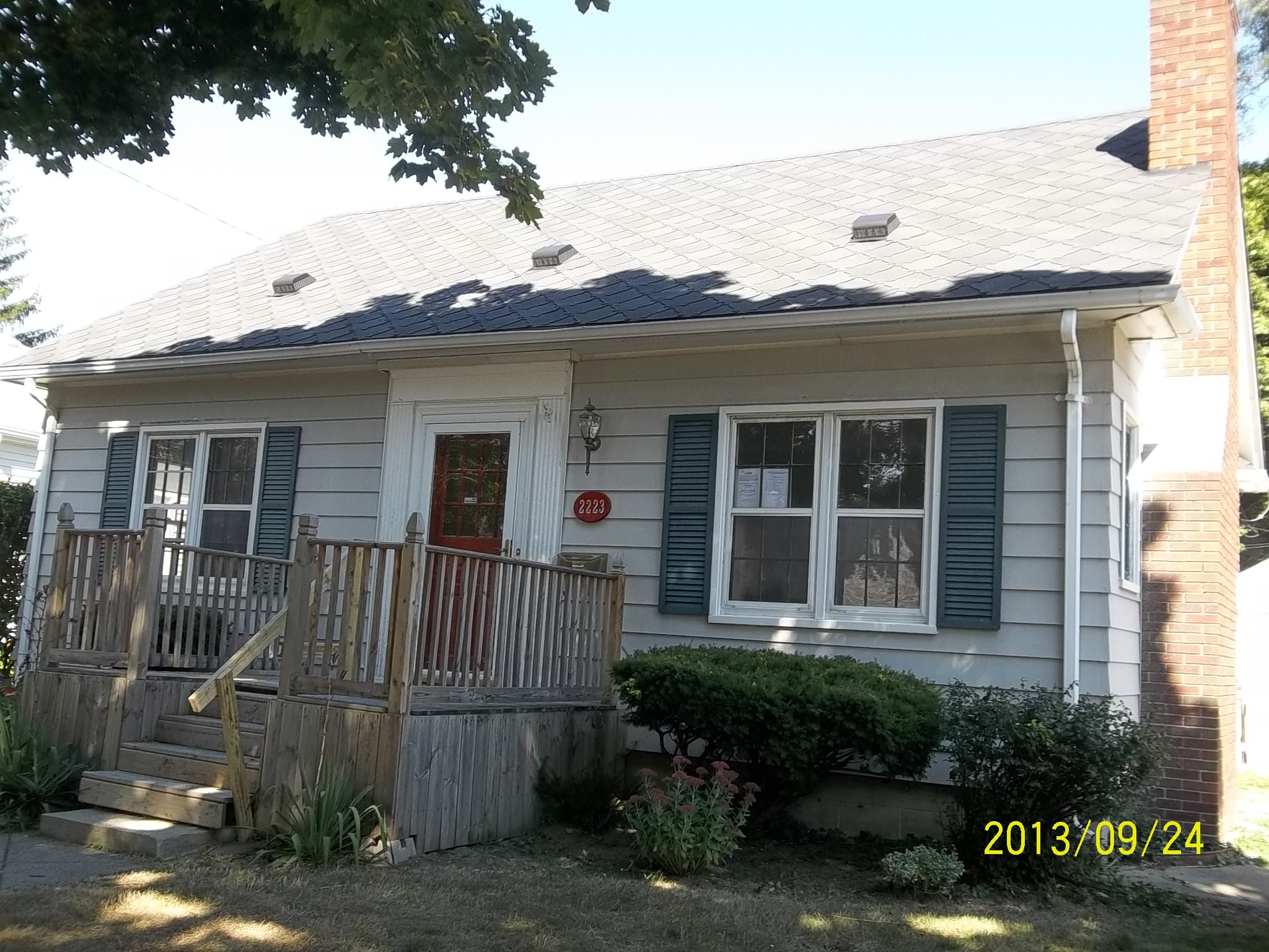 2223 Pierce St, Flint, MI 48503 