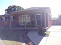 21218 Parkway Street, Saint Clair Shores, MI 48082 