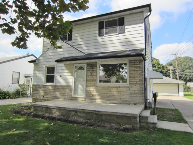 8232 Polk St, Taylor, MI 48180 
