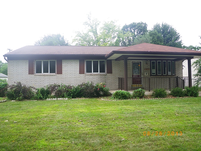 9139 Oporto St, Livonia, MI 48150 