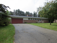 915 Southmoor Rd, Mt Pleasant, MI 48858 