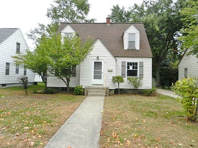 231 W 24th St, Holland, MI 49423 