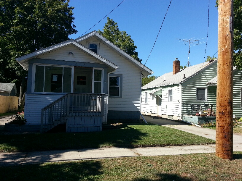 2324 Teel Ave, Lansing, MI 48910 