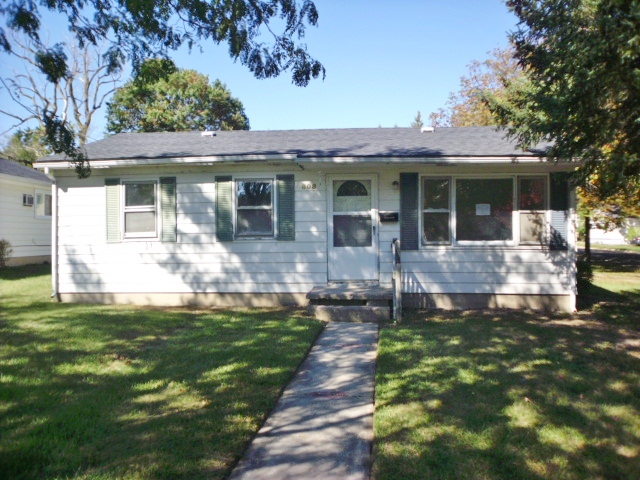 808 Monroe St, Caro, MI 48723 