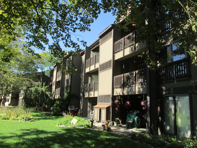 1635 Cliffs Landing Unit 47, Ypsilanti, MI 48198 