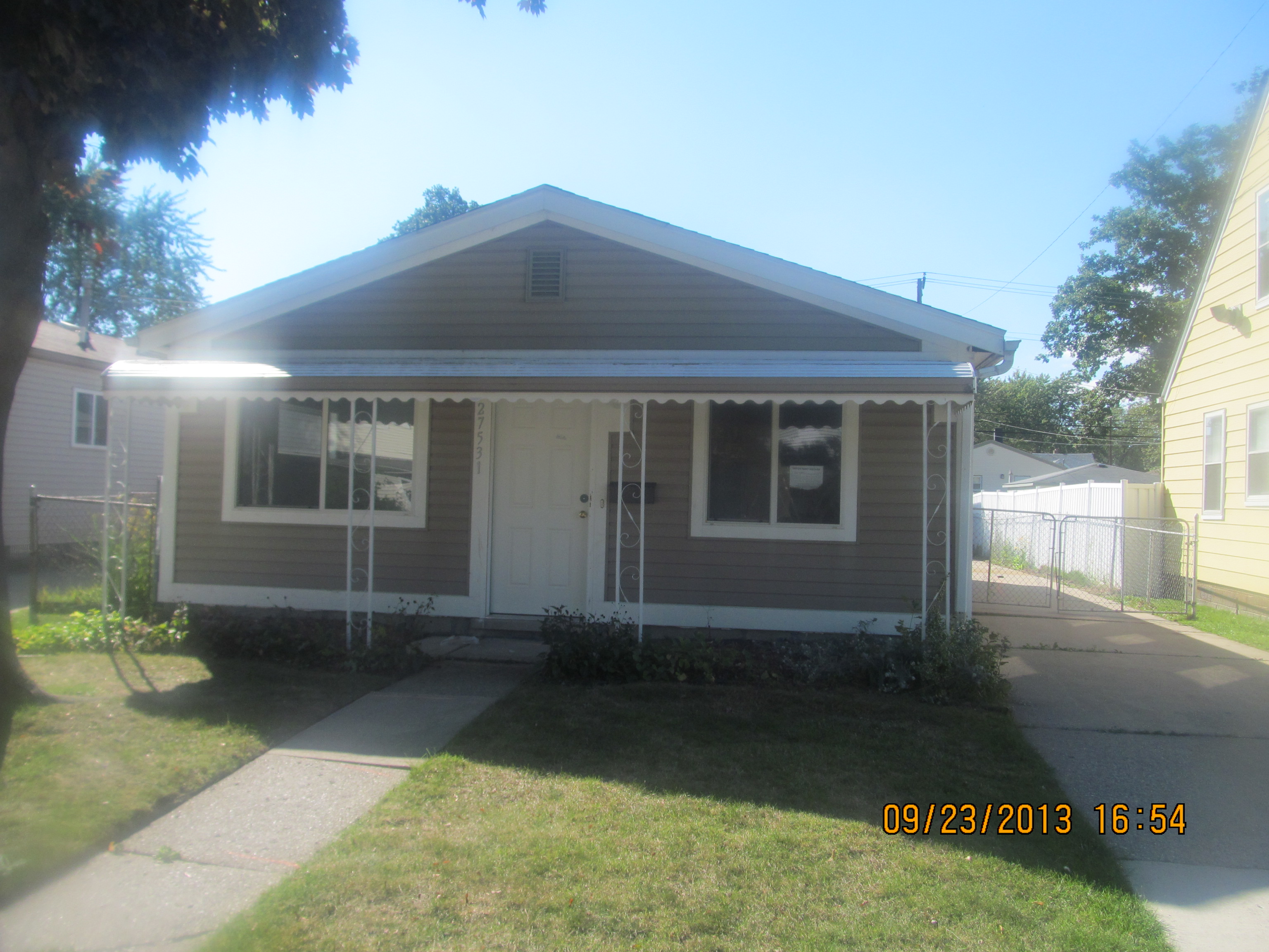 27531 Tighe Street, Roseville, MI 48066 