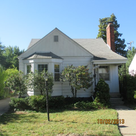20276 Washtenaw St, Harper Woods, MI 48225 