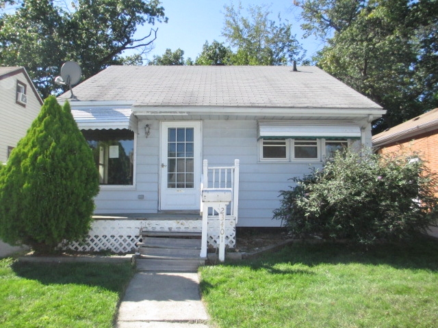23401 Davey Ave., Hazel Park, MI 48030 