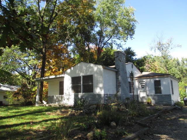 2837 Jackson Boulevard, Highland, MI 48356 