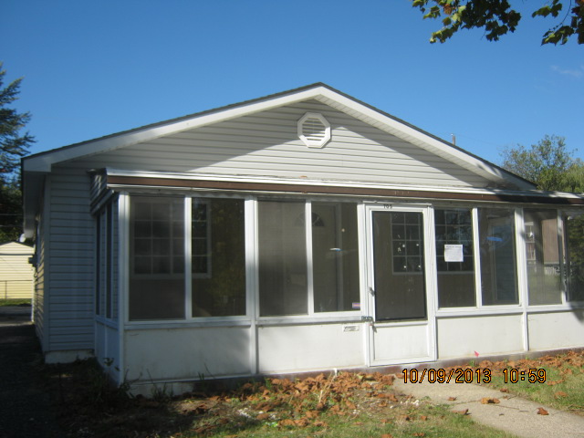 705 Melrose St, Pontiac, MI 48340 