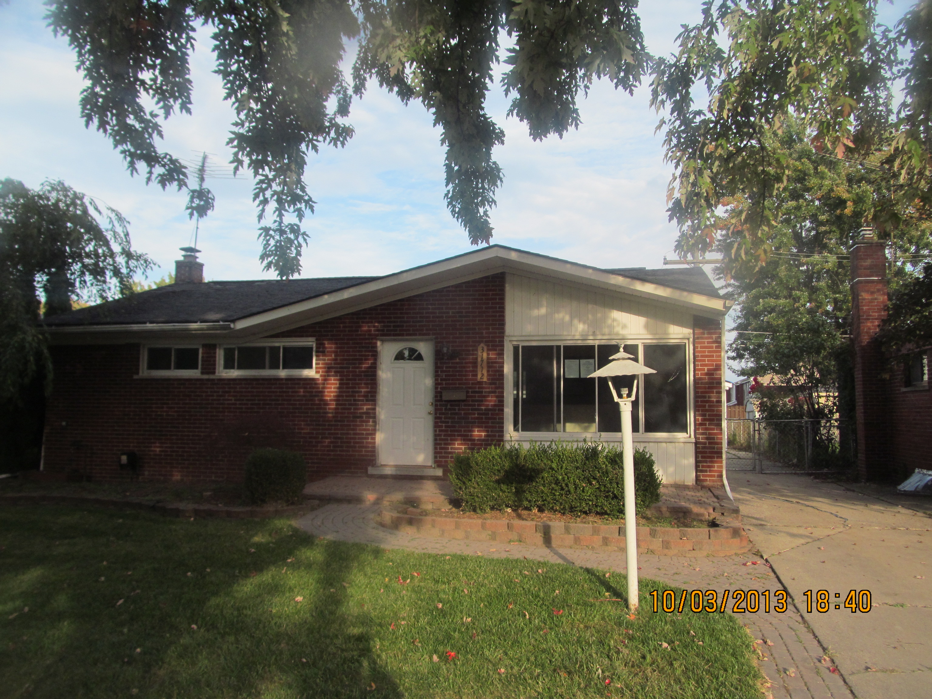 31712 Brookwood St, St Clair Shores, MI 48082 