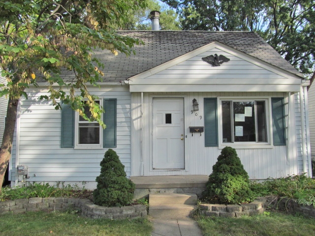 909 Bauman Ave, Royal Oak, MI 48073 