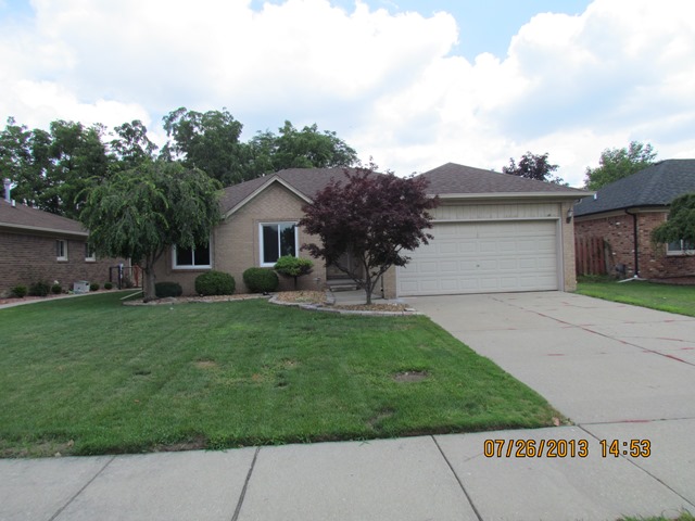 35308 Vito Dr, Sterling Heights, MI 48310 