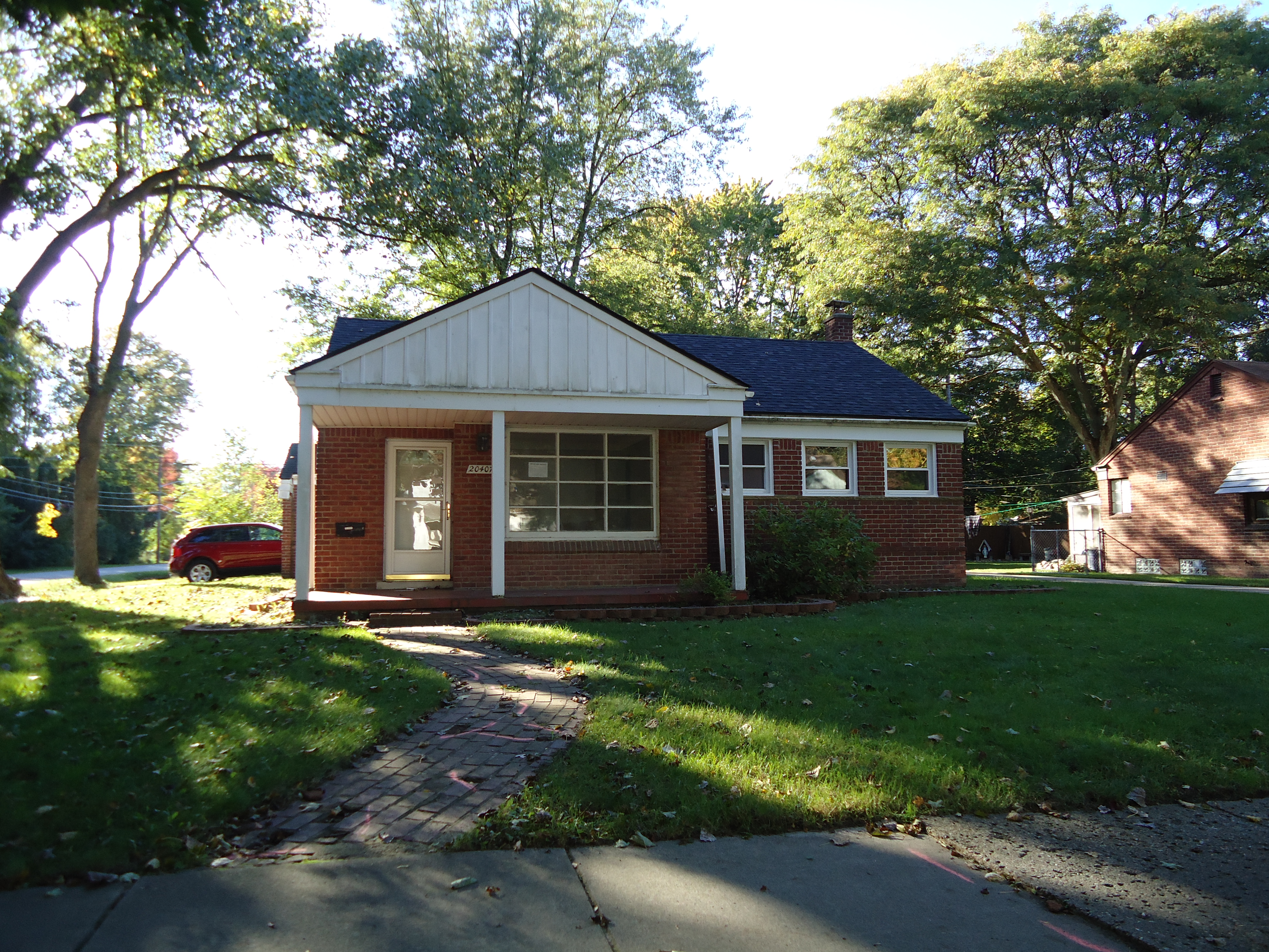 20407 Lennane, Redford, MI 48240 